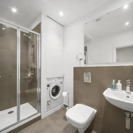 Studio Apartment By Homely Stays London Exterior photo